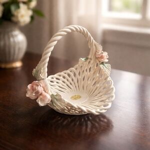 Mann: Vintage White Woven Basket with Pink Floral Accents